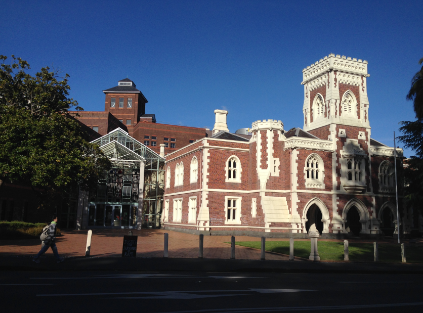 奧克蘭大學(xué) 奧克蘭大學(xué)
